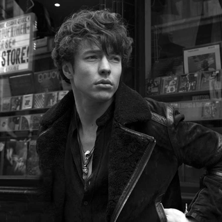 Barns Courtney wallpaper