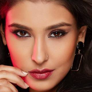 Navneet Kaur Dhillon wallpaper