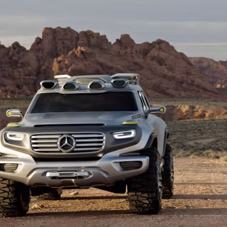 Mercedes Benz SUV wallpaper
