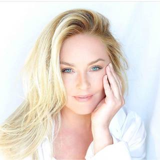 Elisabeth Röhm wallpaper