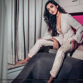 Gayatri Bhardwaj wallpaper