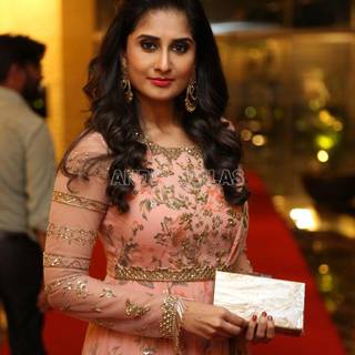 Shamili wallpaper