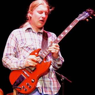 Derek Trucks wallpaper