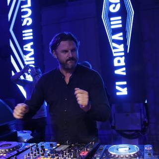 Solomun wallpaper