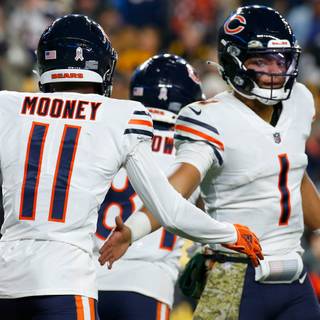 Darnell Mooney wallpaper