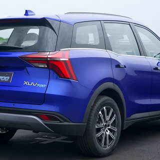 Mahindra XUV 700 wallpaper