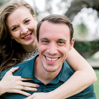 Piggyback ride couple wallpaper