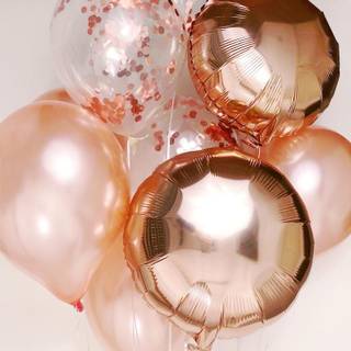 Gold balloons wallpaper