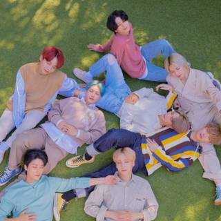 Yeosang desktop wallpaper