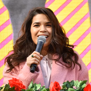 America Ferrera wallpaper