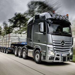 Mercedes Benz Actros wallpaper