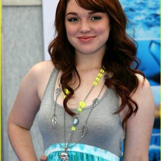 Jennifer Stone wallpaper