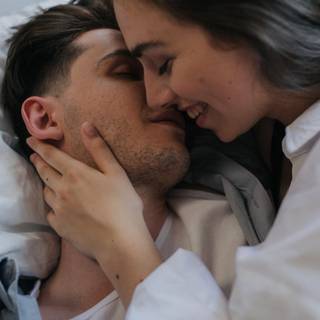 Girlfriend comforting boyfriend wallpaper