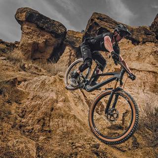 Mountain biking 2022 wallpaper