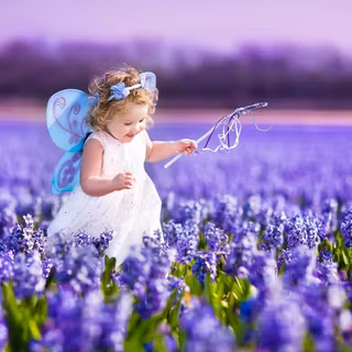 Child spring flower wallpaper