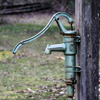 Water pump wallpaper