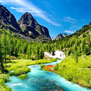 Mountain stream wallpaper