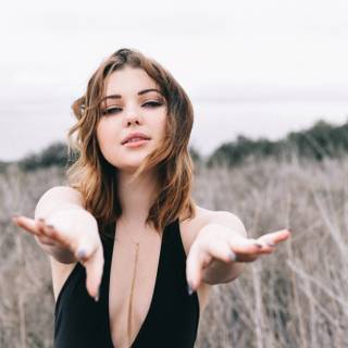 Sammi Hanratty wallpaper