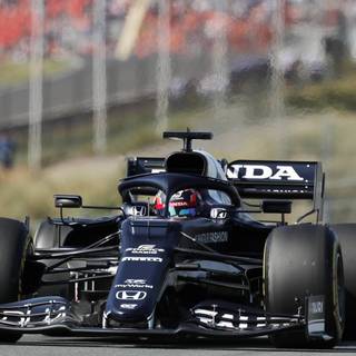 Yuki Tsunoda wallpaper