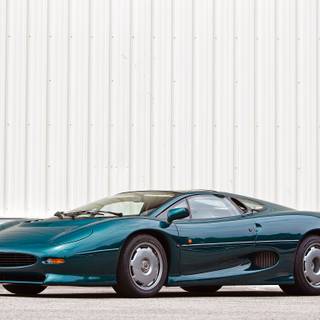 Jaguar XJ220 wallpaper