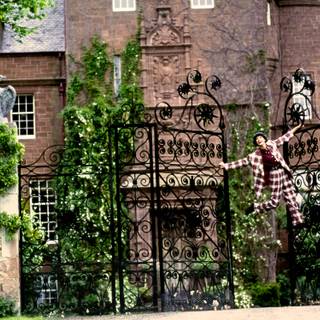 Light academia 4k wallpaper