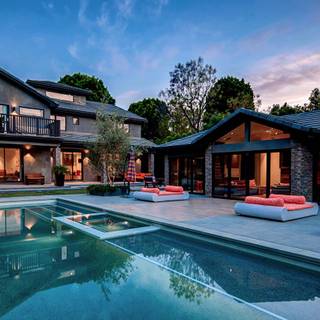 Pool house wallpaper