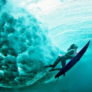 Women surfing wallpaper