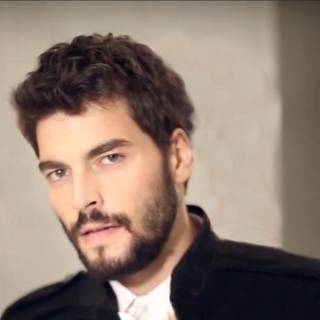 Akin Akinozu desktop wallpaper