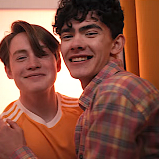 Heartstopper series wallpaper