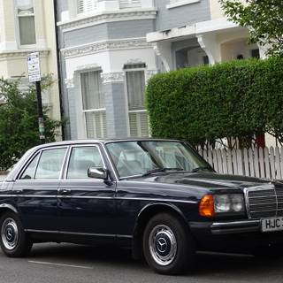 Mercedes Benz 230 E wallpaper