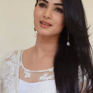 Saloni Chauhan wallpaper