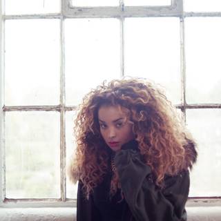 Ella Eyre wallpaper