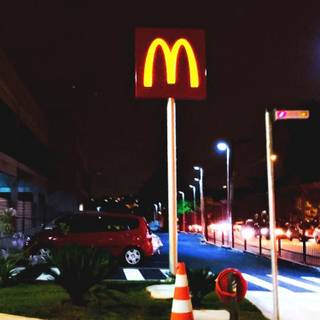 McDonald's logo wallpaper