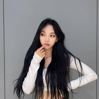 Karina Aespa iPhone wallpaper