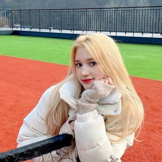 Huening Bahiyyih wallpaper