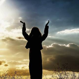 Praising god wallpaper