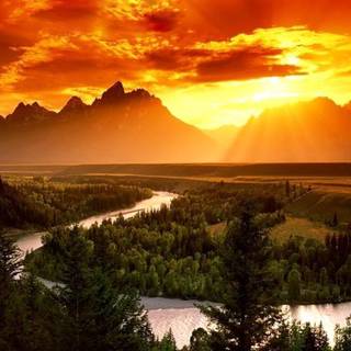 Beautiful mountain sunrise wallpaper