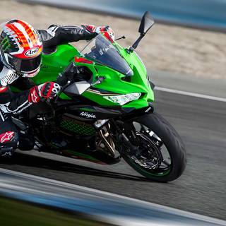 Ninja ZX25R wallpaper