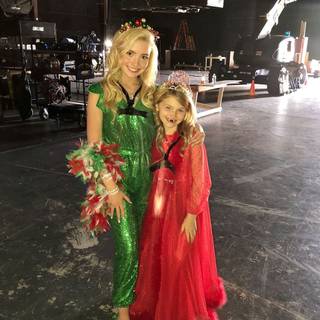 Ella Allan wallpaper