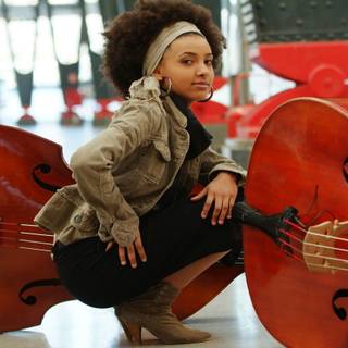 Esperanza Spalding wallpaper