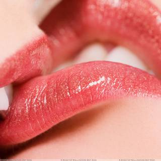 Shiny lips wallpaper