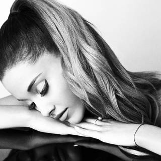 Ariana Grande desktop 2022 wallpaper