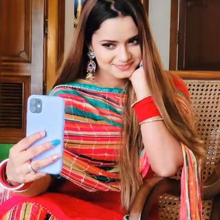 Neelam Giri wallpaper