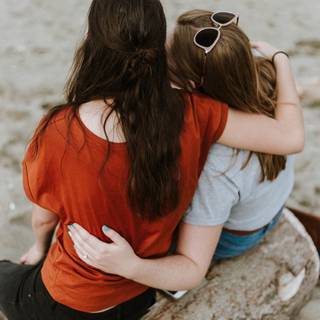 Two besties wallpaper