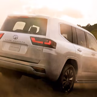 Land Cruiser 2023 wallpaper