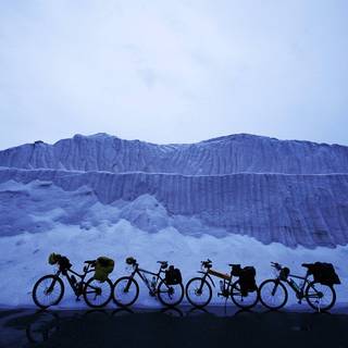 Winter bicycle wallpaper
