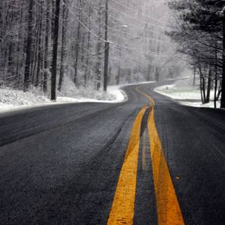 Winter on the road wallpaper