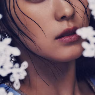 Japanese girl iPhone portrait wallpaper