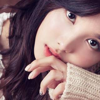 Japanese girl iPhone portrait wallpaper