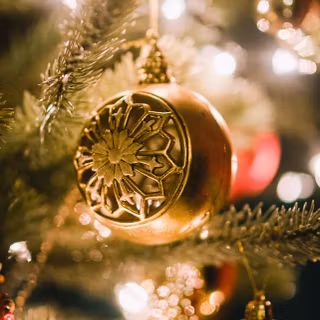 iPhone 14 Pro Max Christmas wallpaper